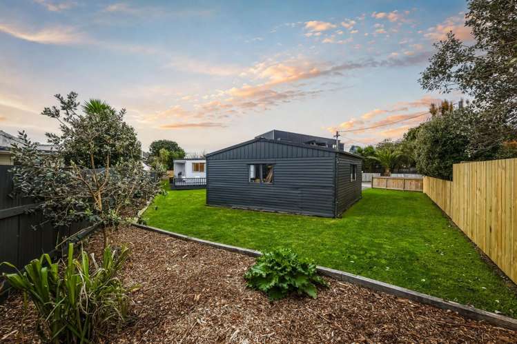 35a Beach Road Te Atatu Peninsula_25