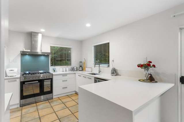 1/104A Beach Road Castor Bay_4