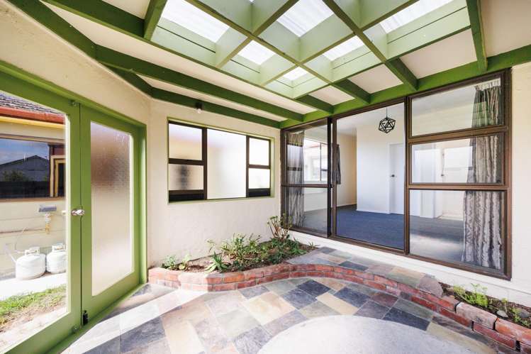 9 Shamrock Street Takaro_12