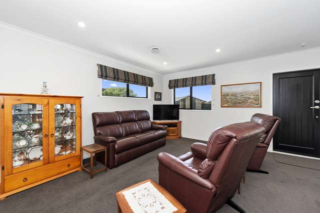 7/11 Errol Close Burbush_2