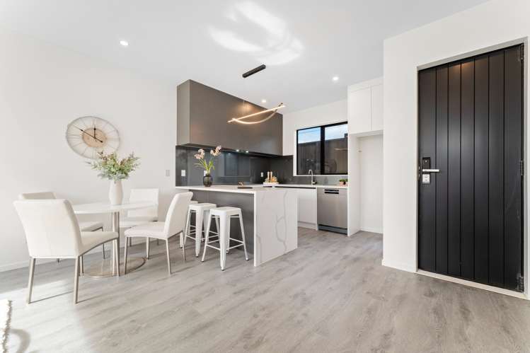 3/122 Archibald Road Kelston_4