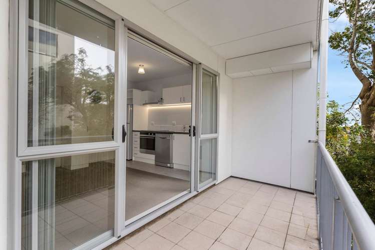 311/10 Flower Street Eden Terrace_3