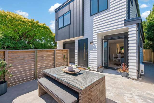 15B Rowe Parade Wainuiomata_1