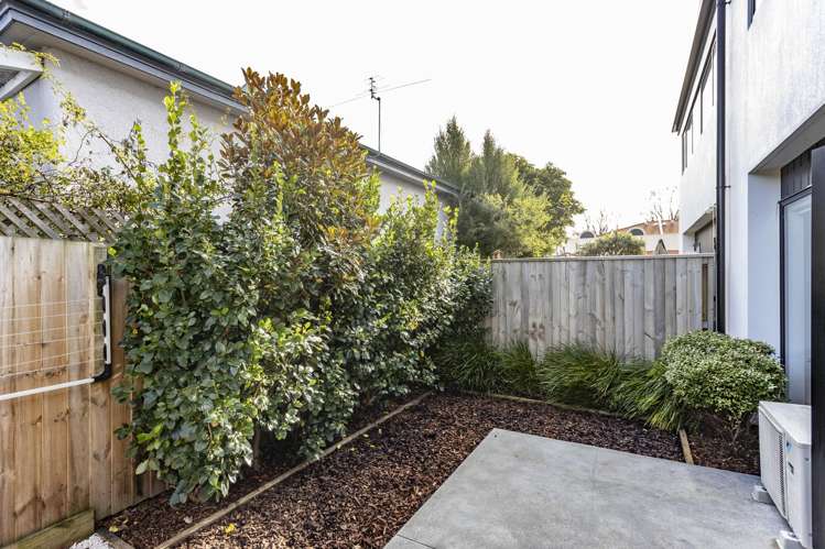 2/16 Devon Street Sydenham_22