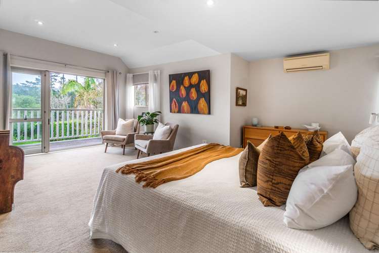 37 Hardens Lane Paremoremo_9