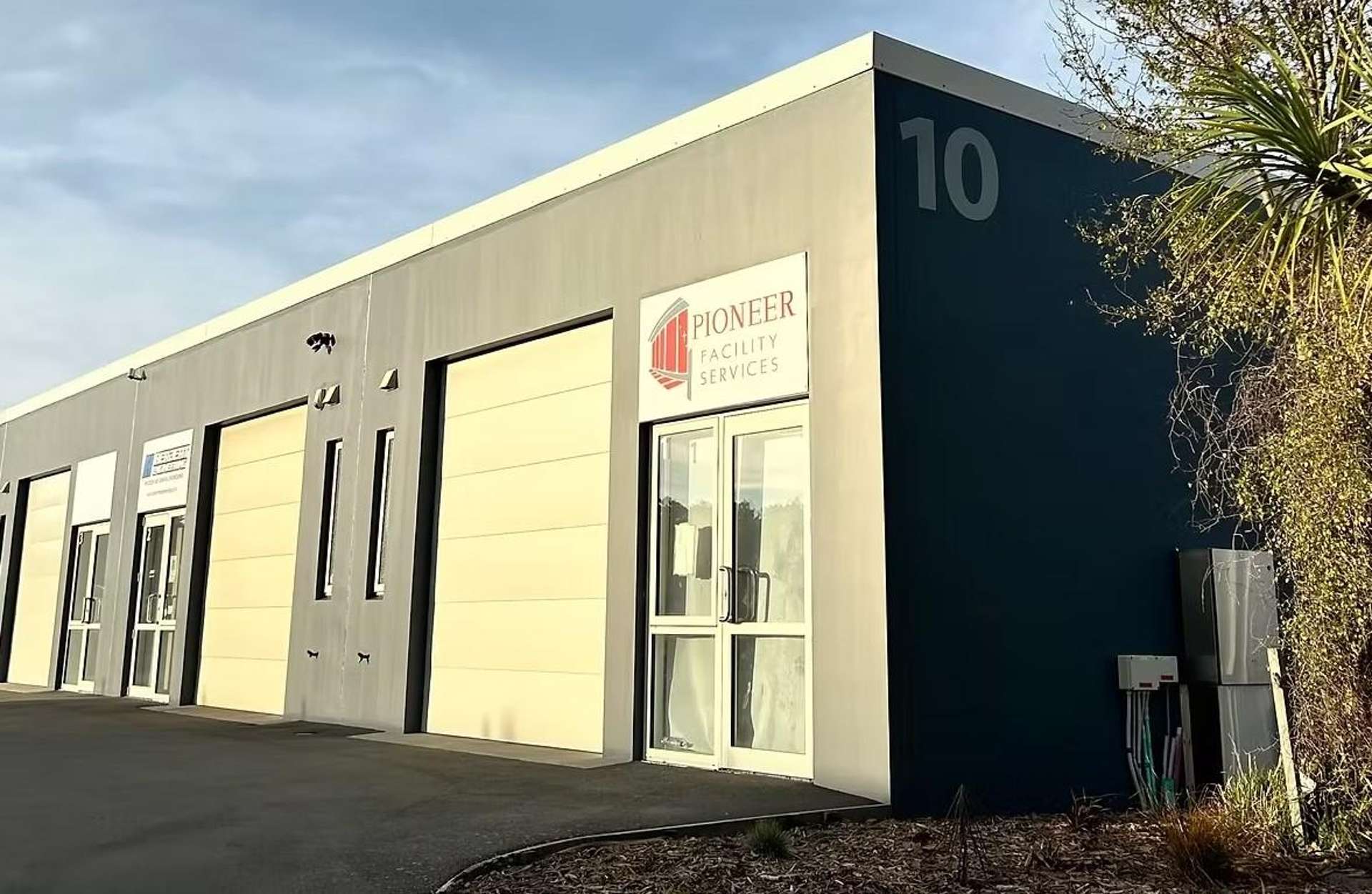 Unit 3, 10 Senior Place Bromley_0