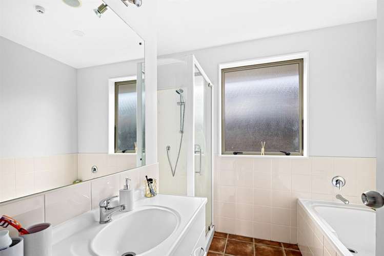 2 Aitkenhead Court Parakai_13