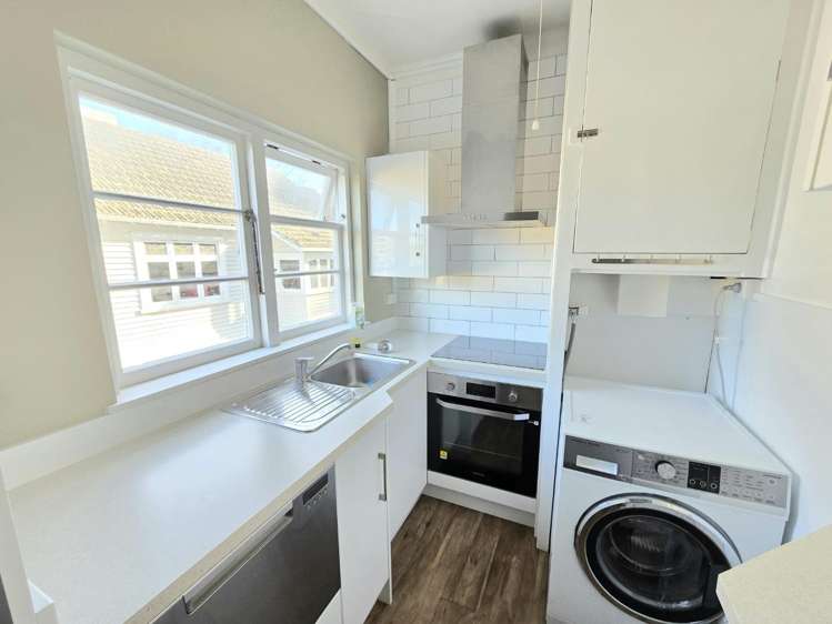  5/4 Oak Park Avenue Te Aro_1