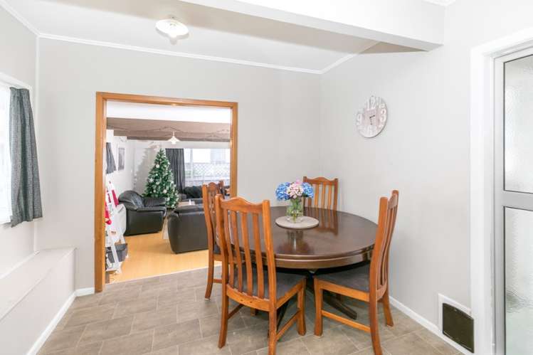 18 Saxbys Road Glenview_2