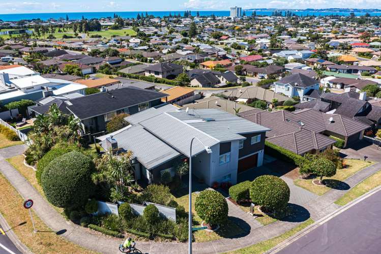 60 Chesterfield Way Orewa_19