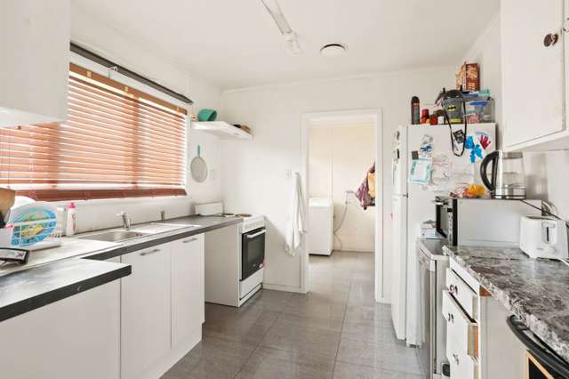 6 Fairdene Avenue Henderson_4