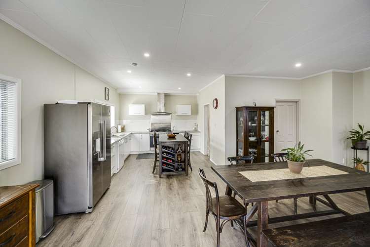 905 Ferguson Street Akina_15