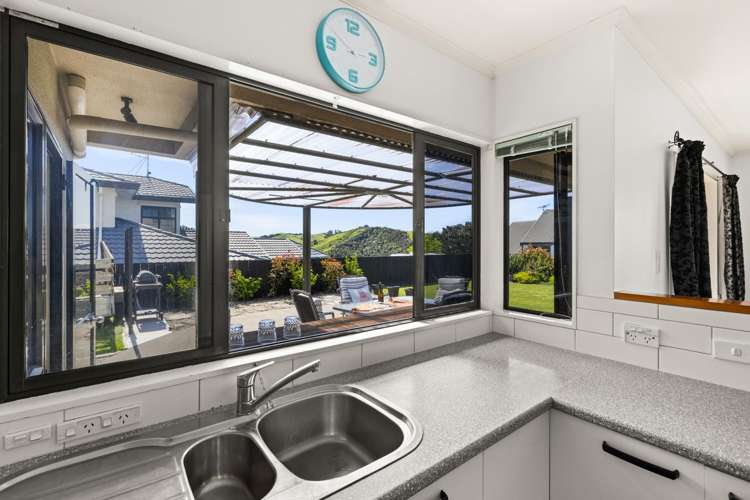 84 Churchill Drive Taradale_11