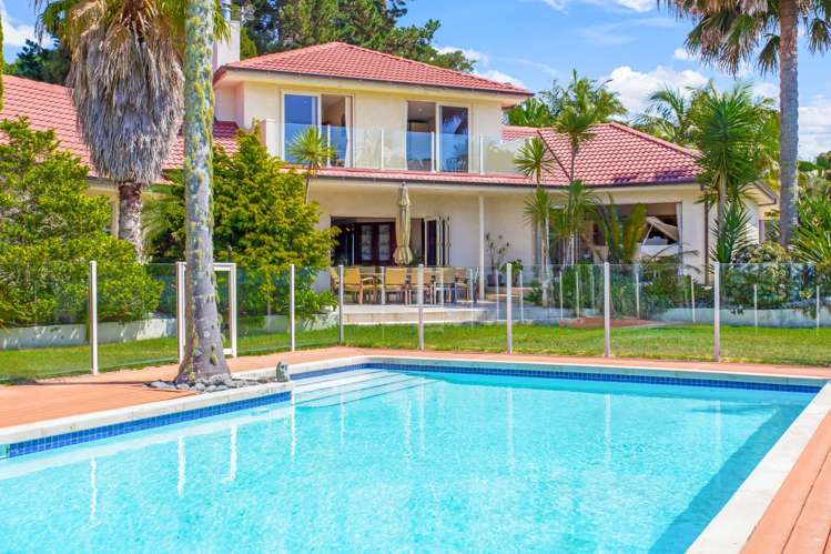131 Point View  Drive East Tamaki Heights_3