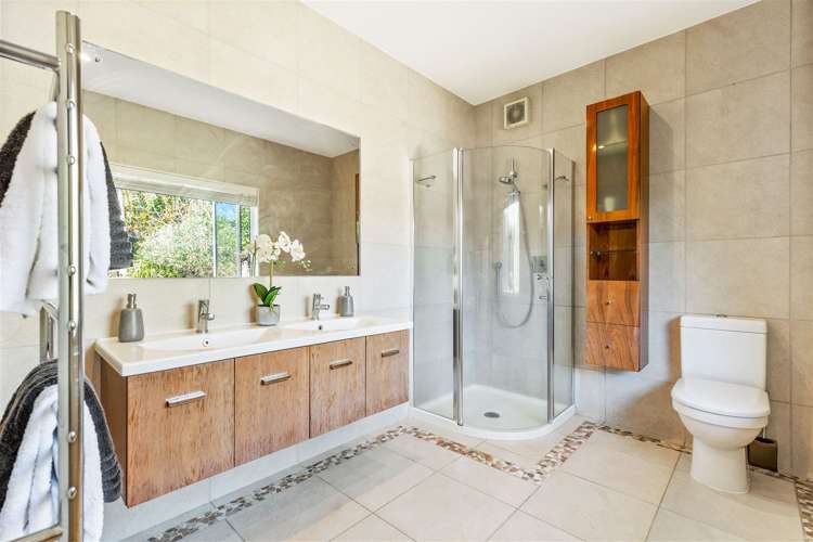 30 Churchill Road Murrays Bay_12