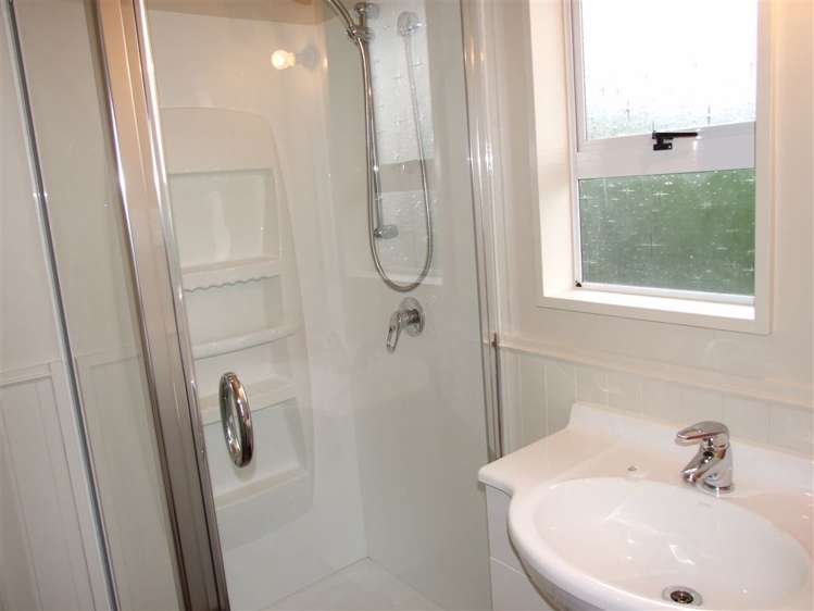 33a Easther Crescent Kew_12