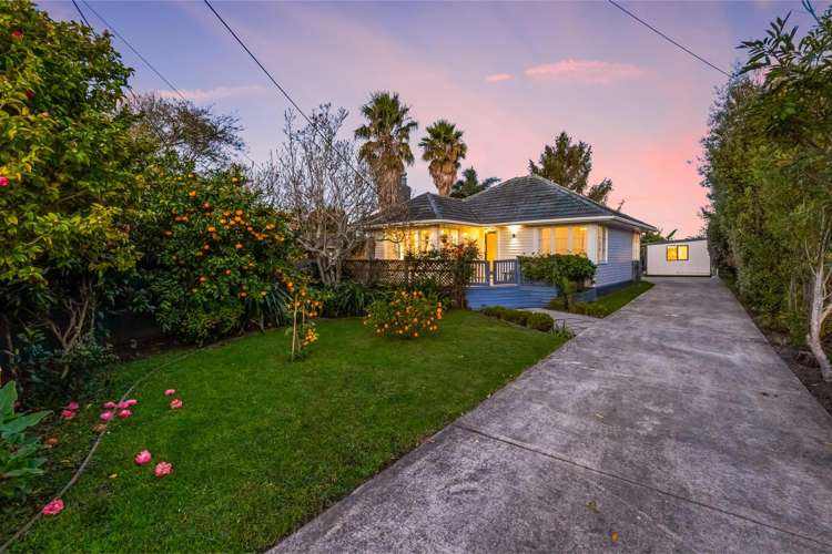 9 Devon Street Te Atatu South_26