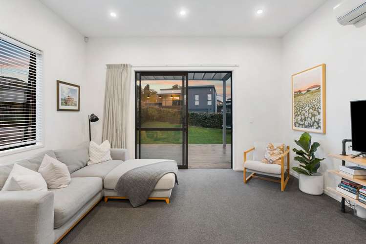 70 Castledine Crescent_5