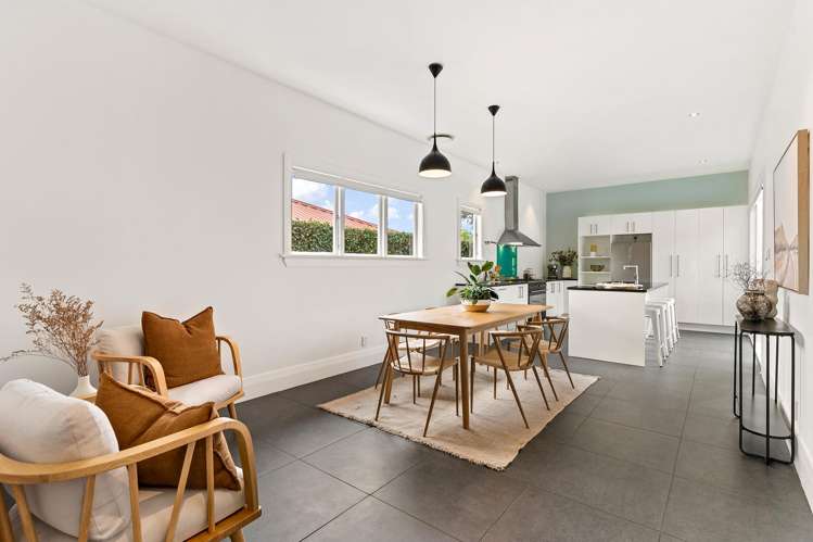 2/105 Lancaster Road Beach Haven_9