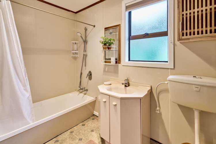 11 Raroa Place Pukerua Bay_11