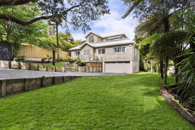 CHARMING CEDAR WEATHERBOARD HOME!