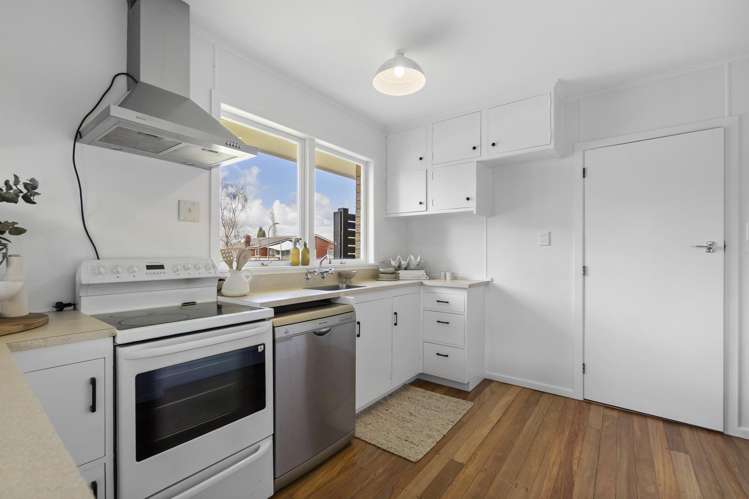 2 Patricia Avenue Hamilton East_6