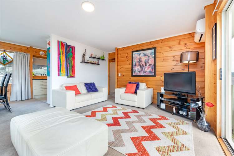 117a Gloaming Hill Titahi Bay_9