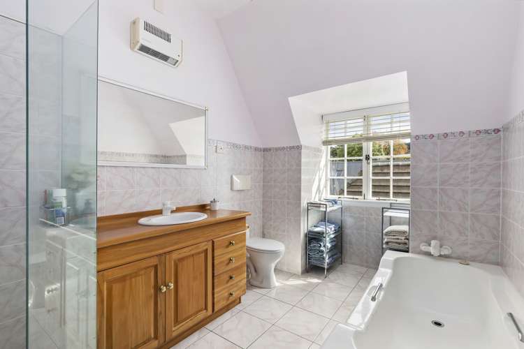 305 Fergusson Drive Heretaunga_14