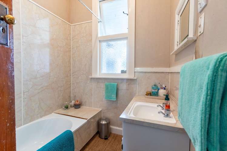 211 River Road Kumeroa_10