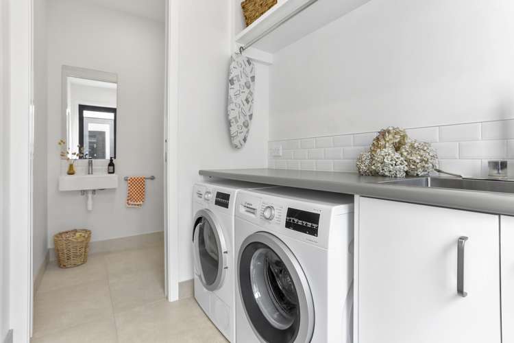 8 Jack Seabrook Road Hobsonville_10