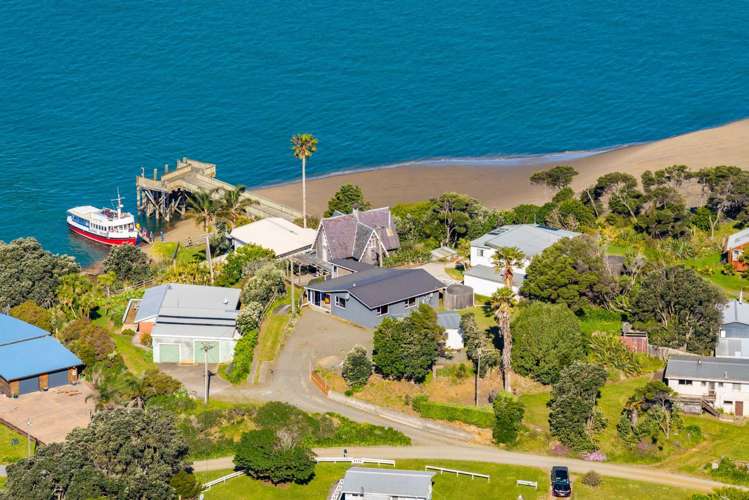 8 Signal Station Road Pouto_1