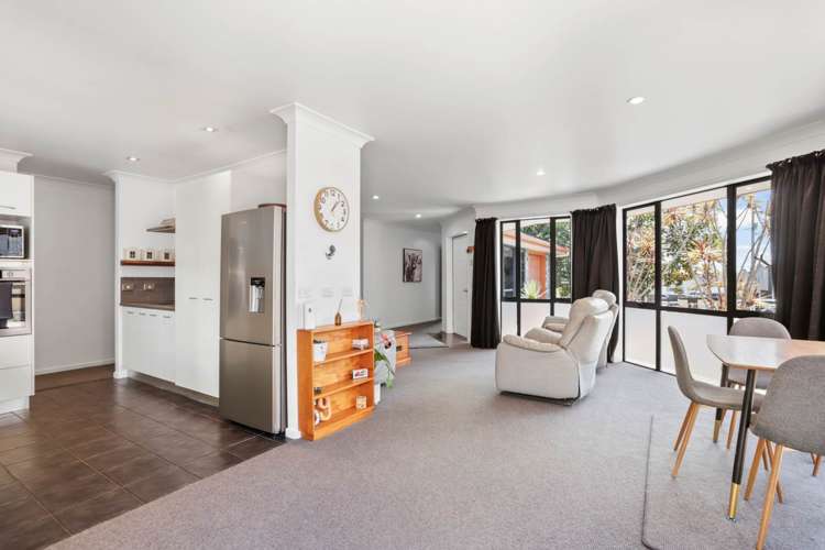 69 Sylvan Crescent Te Atatu South_5