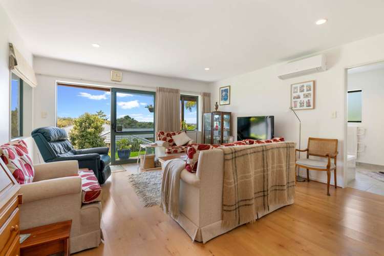 20 Rivervale Grove Stanmore Bay_16
