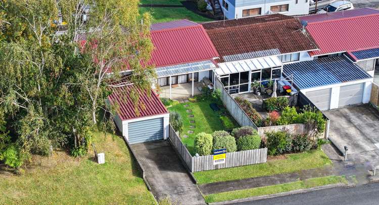 6c Washington Square Paeroa_13