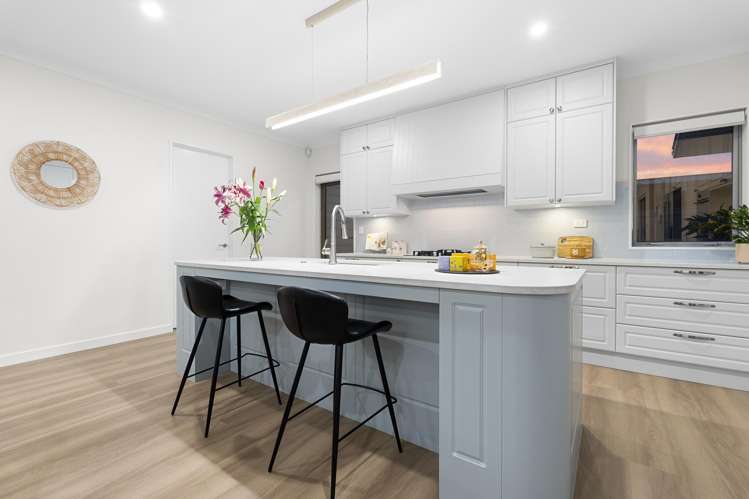 19 & 19A Surf View Crescent_4