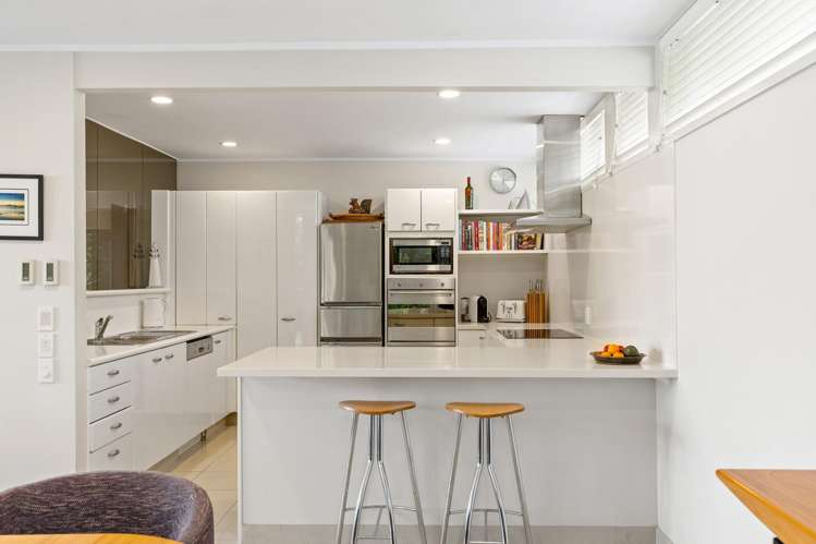 75 Cliff Road Torbay_11