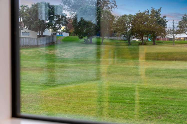 52f Vodanovich Road Te Atatu South_15