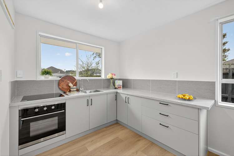 1/72a Cuffs Road Wainoni_1