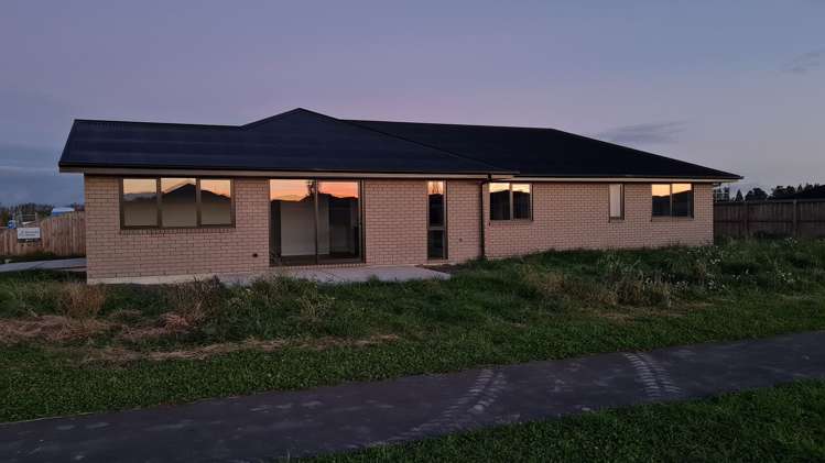 14 Orwell Way Elgin_5