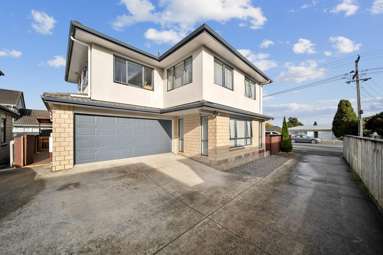 125 Russell Road_1