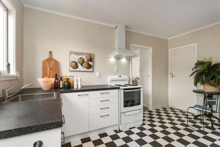 2/89 Winchester Street Merivale_4