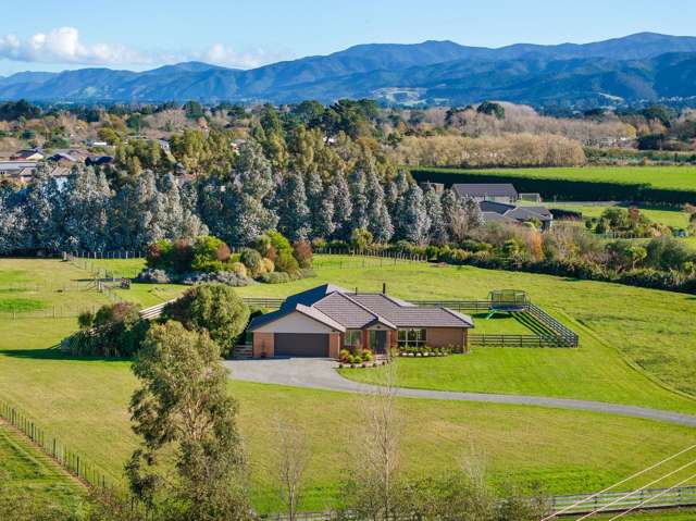 Beautifully Renovated Lifestyle with Tararua Views