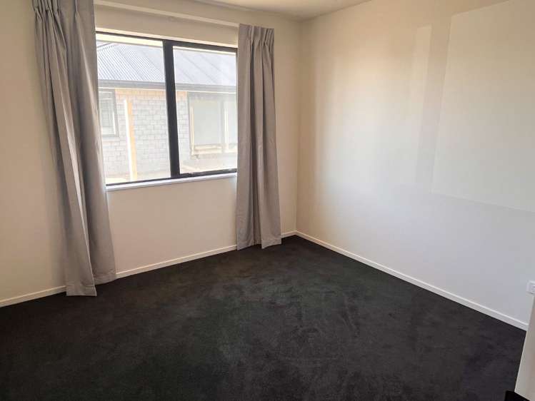 157 Faringdon Boulevard Rolleston_11