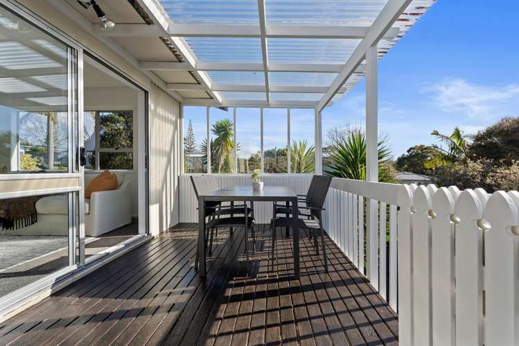 25 Dobell Road Stanmore Bay_15