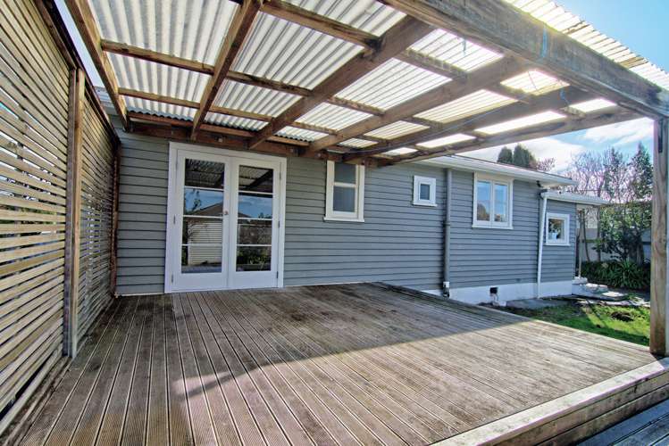 226 High Street North Carterton_14