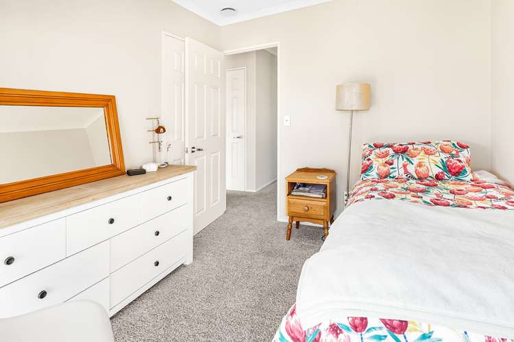 36 Pointon Glade Grandview Heights_21