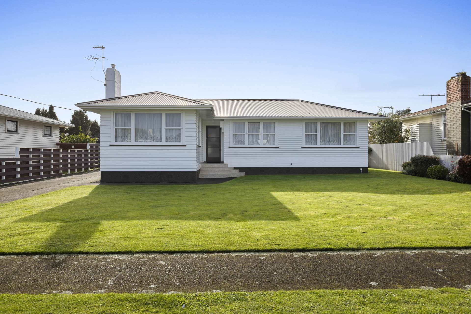 42 Reid Avenue Hawera_0