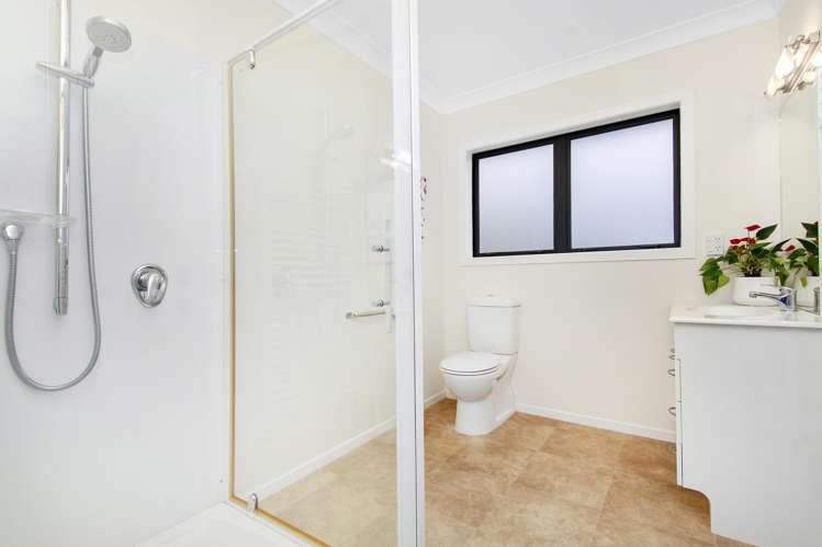 189 Woodman  Drive Tawa_13