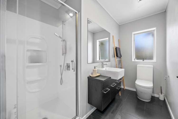 10 Davington Way Pakuranga Heights_17