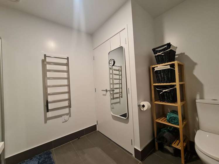 4/2 Tahuhu Road Mt Wellington_10